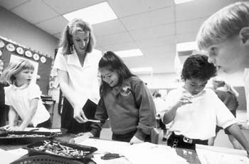 Teacher Jeanne Acuña and second-graders